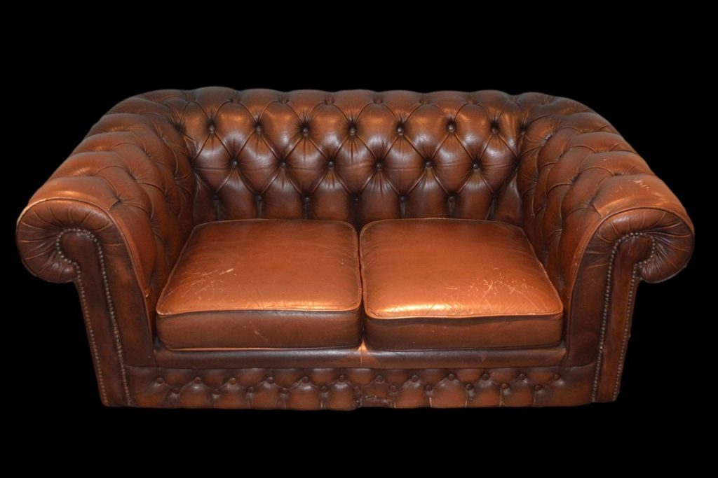 Entretien d&rsquo;une chaise en cuir : nettoyer et protéger
