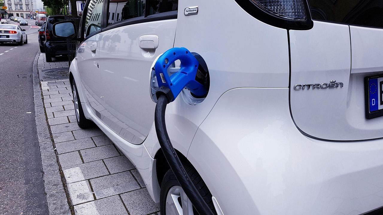 Conversion voiture thermique-électrique : êtes-vous prêt pour ces coûts cachés ?
