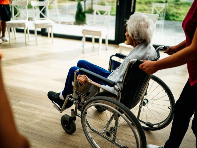 Comment le décret du 9 août facilite le choix d&rsquo;un Ehpad pour les familles ?