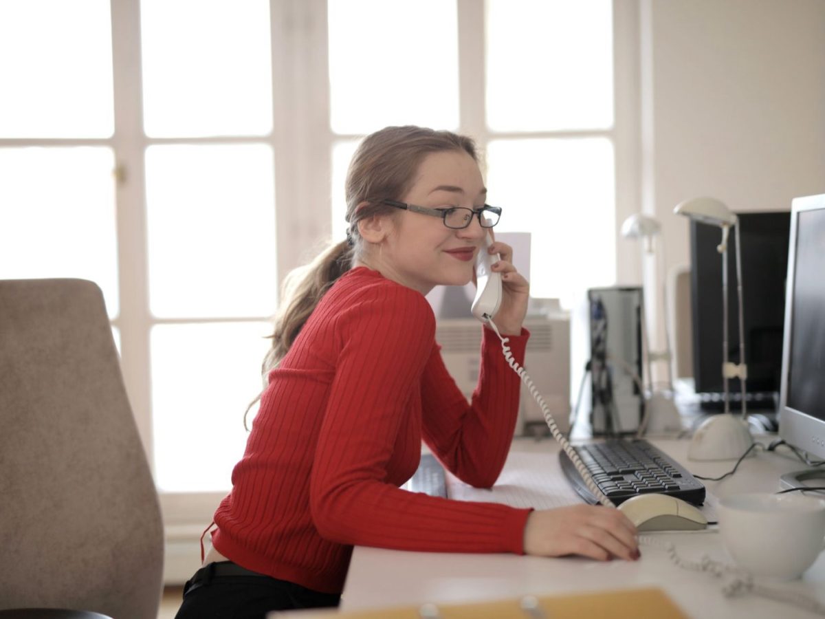 Accueil téléphonique en PME : les options avant d'embaucher