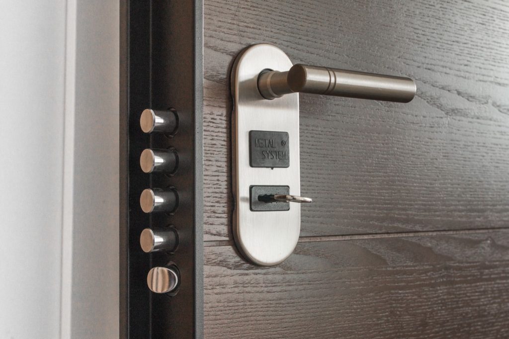 Sécuriser sa porte après une effraction ou une perte de clés à Nanterr